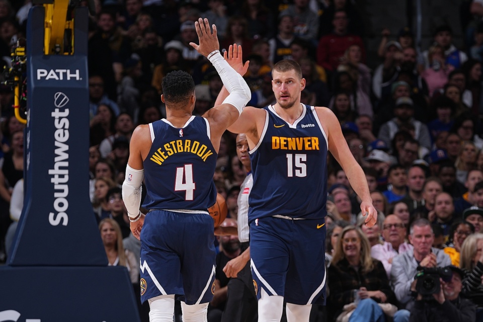 升前场逼抢 升前场逼抢